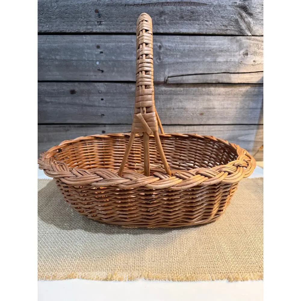 French Vintage-Style Woven Wicker Medium Sized Gathering Basket with Handle